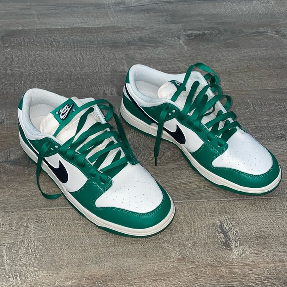 Nike Green Lottery Dunks - Picture 1 of 3